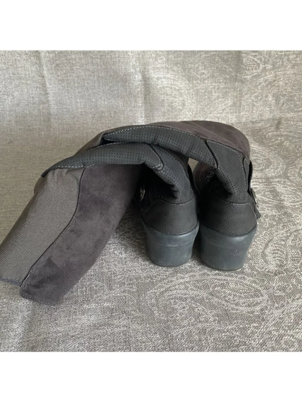 BZees Womens 9M Fabric Euphoria Knee High Boots Gray Suede
